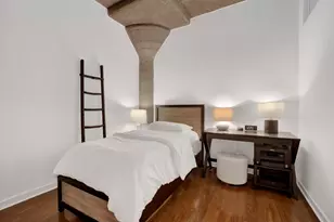 1151 W 15th St, Chicago, IL 60608 - Photo 17