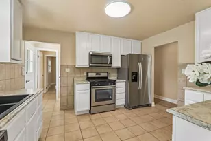 812 N Lincoln St, Addison, IL 60101 - Photo 7