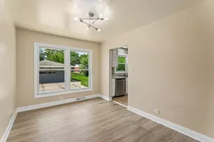 812 N Lincoln St, Addison, IL 60101 - Photo 5