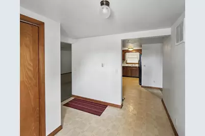 305 E Cherry Street #3, Watseka, IL 60970 - Photo 3