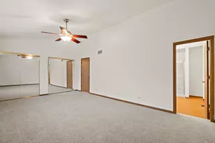 129 W Robinhood Way, Bolingbrook, IL 60440 - Photo 15