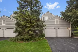 488 White Oak Ln, Lake Barrington, IL 60010 - Photo 1