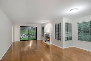 488 White Oak Ln, Lake Barrington, IL 60010 - Photo 3