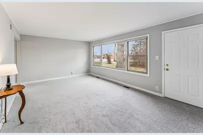 1484 N Hicks Road, Palatine, IL 60067 - Photo 5