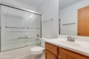 349 Abington Woods Dr, Aurora, IL 60502 - Photo 21