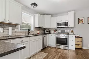 1723 W River St, Dixon, IL 61021 - Photo 7