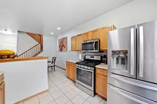 122 Azalea Cir, Romeoville, IL 60446 - Photo 9