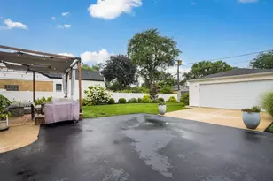 1438 Hoffman Ave, Park Ridge, IL 60068 - Photo 5