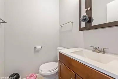 6331 N Fairfield Avenue #203, Chicago, IL 60659 - Photo 9