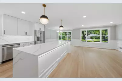 8434 Lawndale Avenue, Skokie, IL 60076 - Photo 11