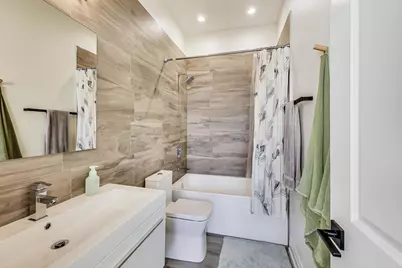 1903 N Monticello Avenue, Chicago, IL 60647 - Photo 23