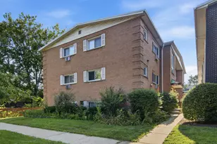 427 S Elmwood Ave, Oak Park, IL 60302 - Photo 1
