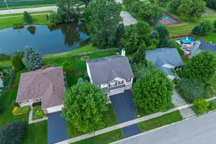 250 Sparrow Dr, Woodstock, IL 60098 - Photo 1