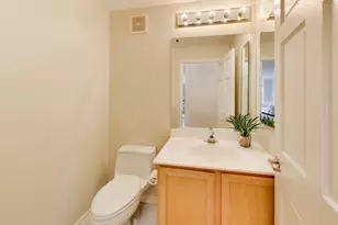 435 W Erie St, Chicago, IL 60654 - Photo 13
