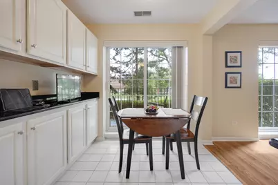 129 Hunt Club Drive #129, Saint Charles, IL 60174 - Photo 9