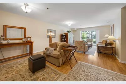 129 Hunt Club Drive #129, Saint Charles, IL 60174 - Photo 3