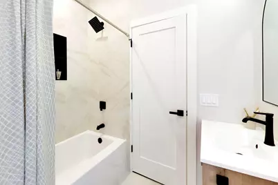 435 E 46th Place, Chicago, IL 60653 - Photo 19