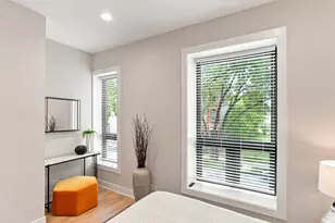 435 E 46th Pl, Chicago, IL 60653 - Photo 13