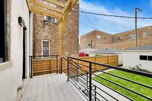 435 E 46th Pl, Chicago, IL 60653 - Photo 29