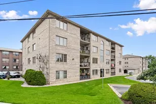10600 SW Hwy, Chicago Ridge, IL 60415 - Photo 1