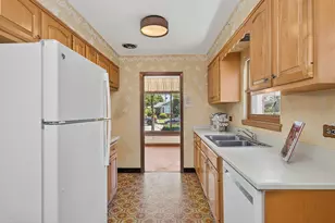 10042 Lamon Ave, Skokie, IL 60077 - Photo 17