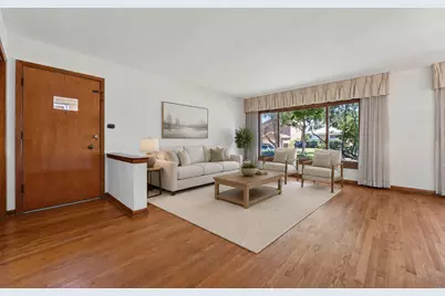 10042 Lamon Avenue, Skokie, IL 60077 - Photo 7