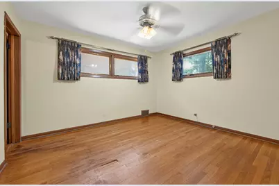 10042 Lamon Avenue, Skokie, IL 60077 - Photo 21