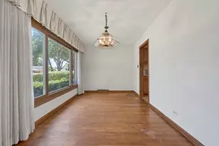 10042 Lamon Ave, Skokie, IL 60077 - Photo 13