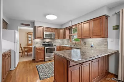 4402 Fox Creek Drive, Crystal Lake, IL 60012 - Photo 11