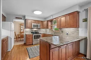 4402 Fox Creek Dr, Crystal Lake, IL 60012 - Photo 11