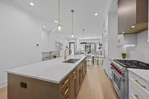 2541 N Wayne Ave, Chicago, IL 60614 - Photo 11