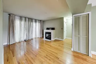 7533 N Damen Ave, Chicago, IL 60645 - Photo 9