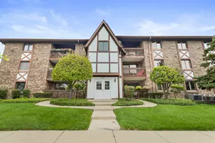 5646 W 103rd St, Oak Lawn, IL 60453 - Photo 1