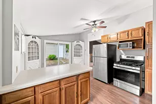 131 Oak Dr, Dekalb, IL 60115 - Photo 15