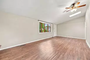 131 Oak Dr, Dekalb, IL 60115 - Photo 7