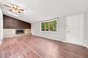 131 Oak Dr, Dekalb, IL 60115 - Photo 5
