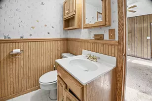 413 E Howard St, Pontiac, IL 61764 - Photo 17