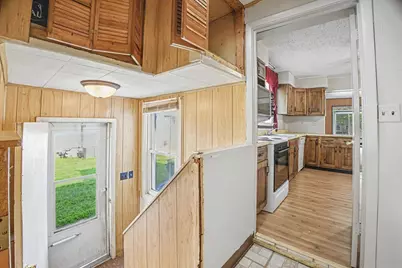 413 E Howard Street, Pontiac, IL 61764 - Photo 13