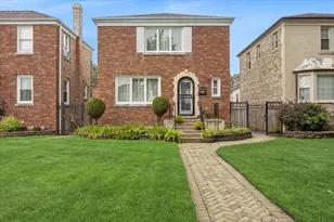 8121 S Fairfield Ave, Chicago, IL 60652 - Photo 1