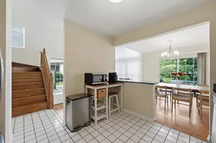 1984 Persimmon Ct, Schaumburg, IL 60193 - Photo 11