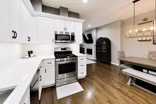 1733 W Crystal St, Chicago, IL 60622 - Photo 7