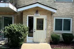 6023 W 64th Pl, Chicago, IL 60638 - Photo 3