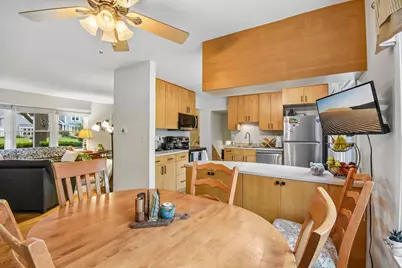 26W473 Parkway Drive, Winfield, IL 60190 - Photo 9