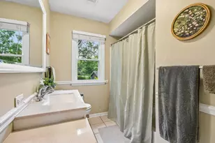 26W473 Parkway Dr, Winfield, IL 60190 - Photo 19