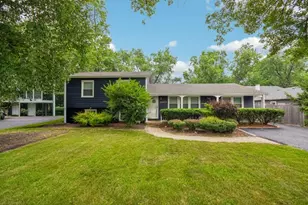 26W473 Parkway Dr, Winfield, IL 60190 - Photo 1