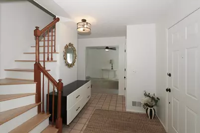 316 Ambleside Drive, Roselle, IL 60172 - Photo 5