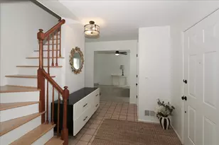 316 Ambleside Dr, Roselle, IL 60172 - Photo 5