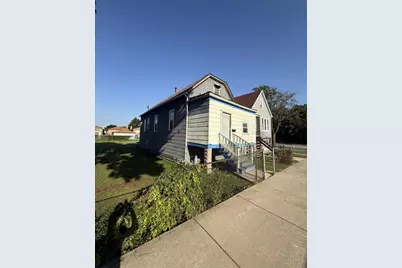 9353 S Yates Boulevard, Chicago, IL 60617 - Photo 1