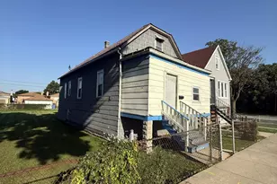 9353 S Yates Blvd, Chicago, IL 60617 - Photo 1