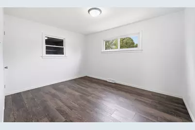 2123 N McAree Road, Waukegan, IL 60087 - Photo 9